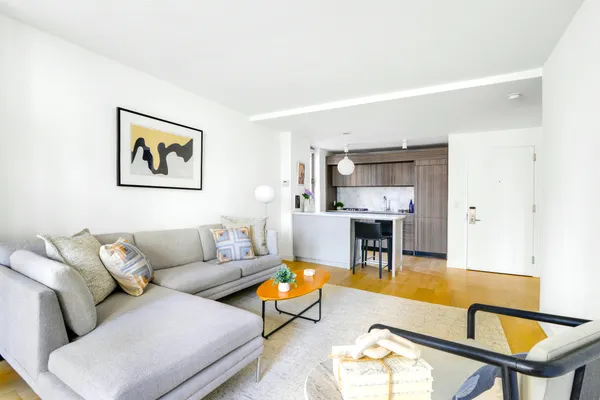 $6,000 | 234 East 46th Street, Unit 1904 | Midtown East