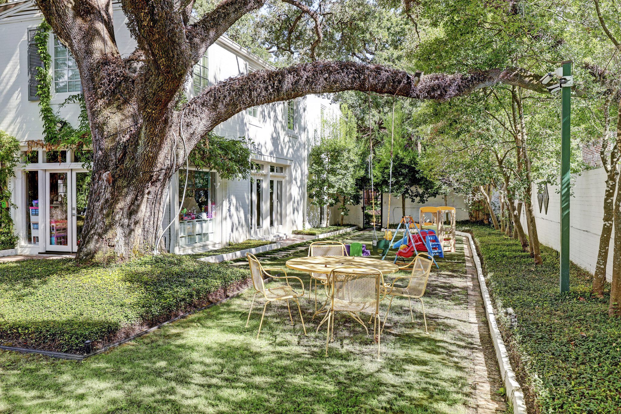 2240 Chilton Road Houston, TX 77019 - Photo 32 of 34