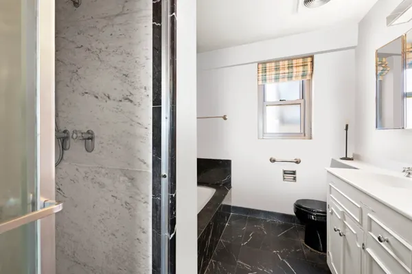 $3,385,000 | 650 Park Avenue, Unit 18C | Lenox Hill