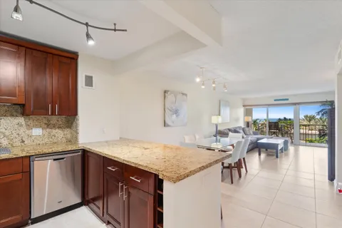 $689,900 | 1021 Hillsboro Mile, Unit 504, Hillsboro Beach, FL 33064
