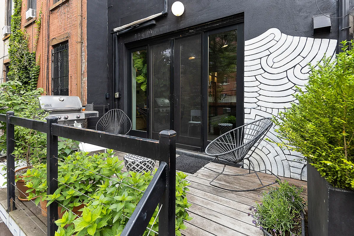 477 Waverly Avenue, Unit TRIPLEX Brooklyn, NY 11238 - Photo 3 of 8