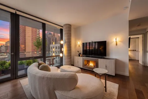 $1,800,000 | 302 East 96th Street, Unit PH3S | Upper East Side