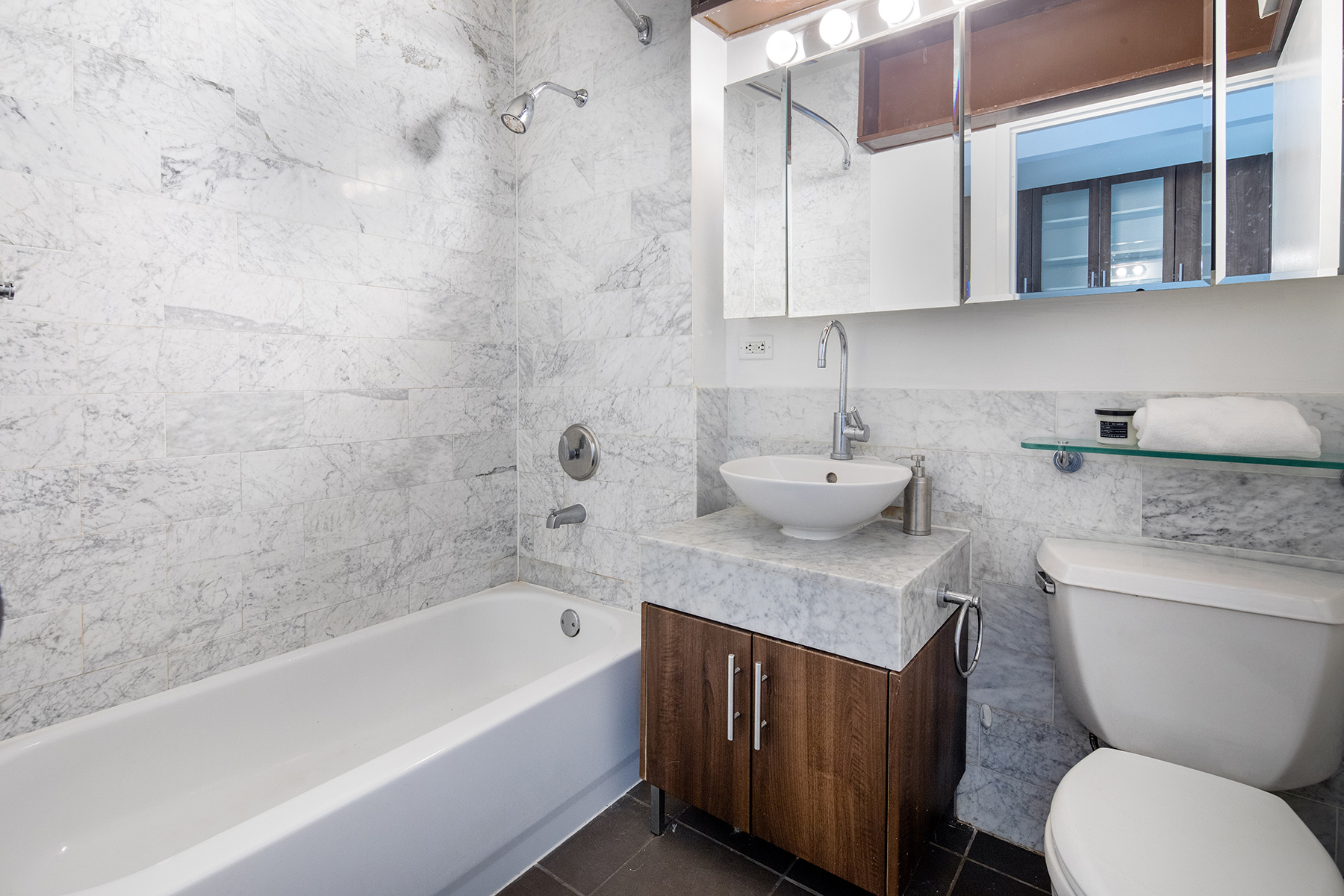 1 Wall Street Court, Unit 704 Manhattan, NY 10005 - Photo 6 of 7