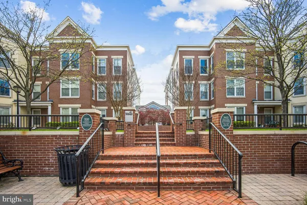 Contact Agent | 910 Powhatan Street, Unit 303S, Alexandria, VA 22314