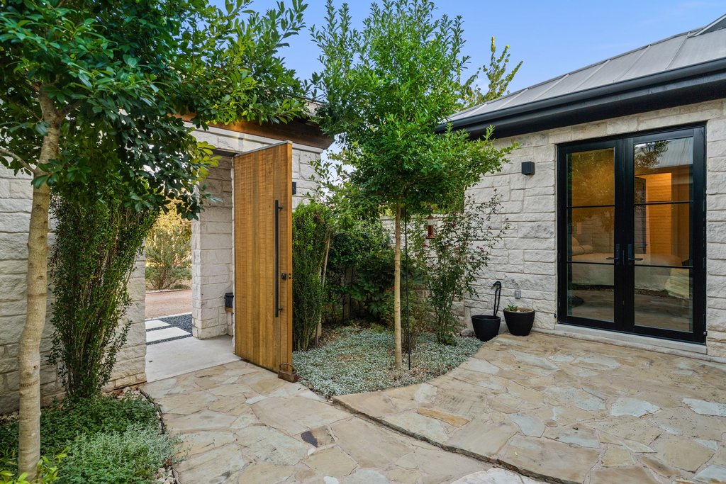 343 Pug Rippy Road Dripping Springs, TX 78620 - Photo 10 of 38 Gallery Image 10