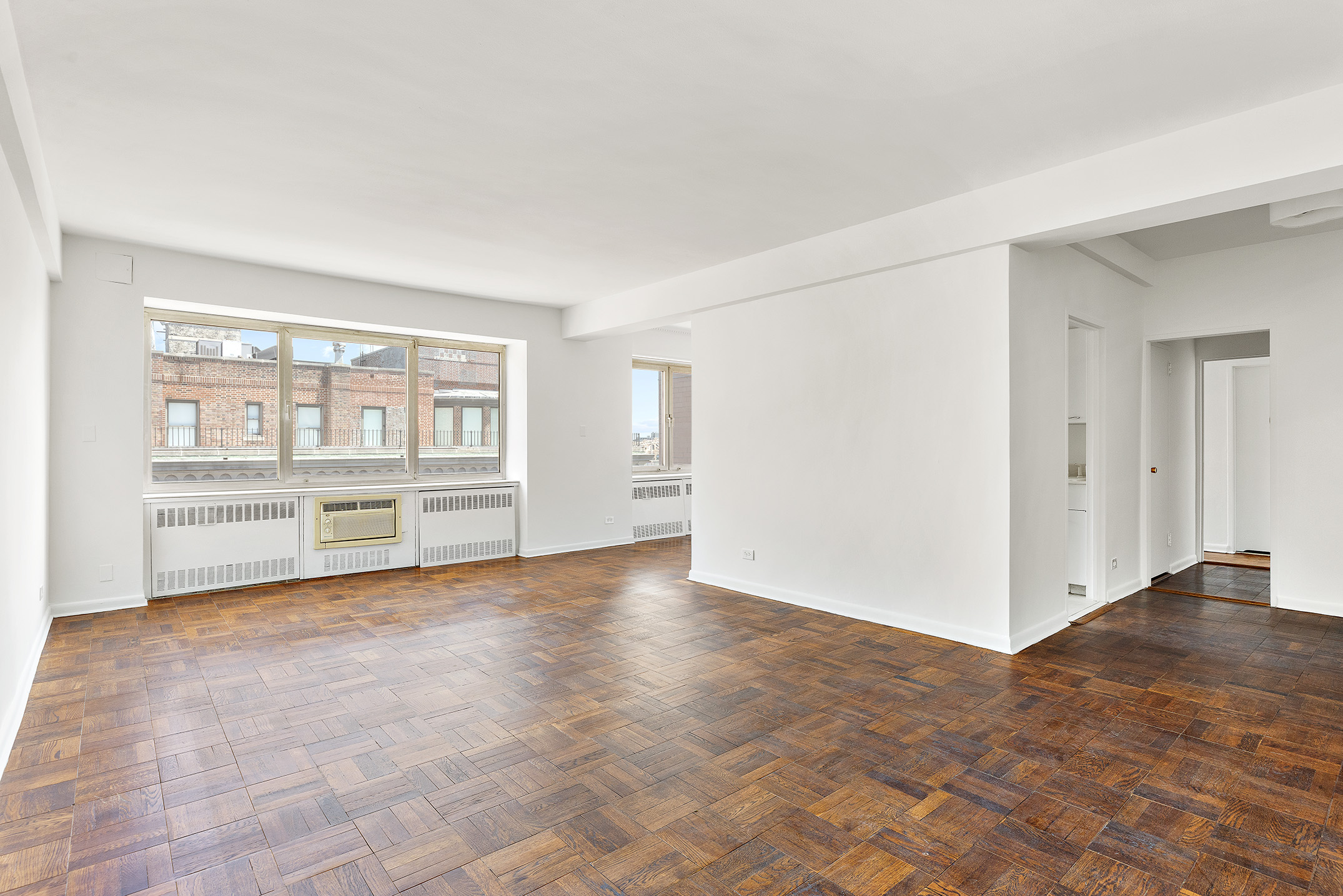 25 Sutton Place South, Unit 20C Manhattan, NY 10022 - Photo 2 of 11