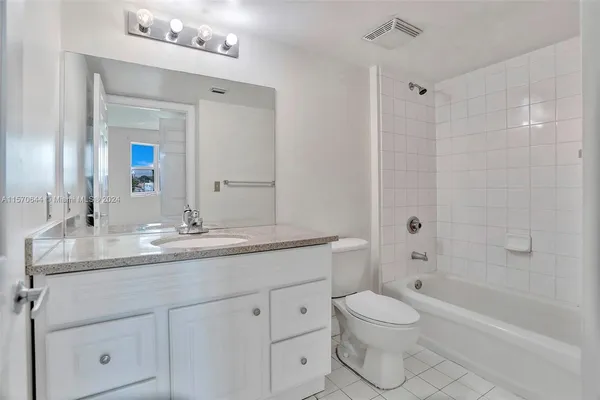 $460,000 | 3000 Coral Way, Unit 412, Miami, FL 33145