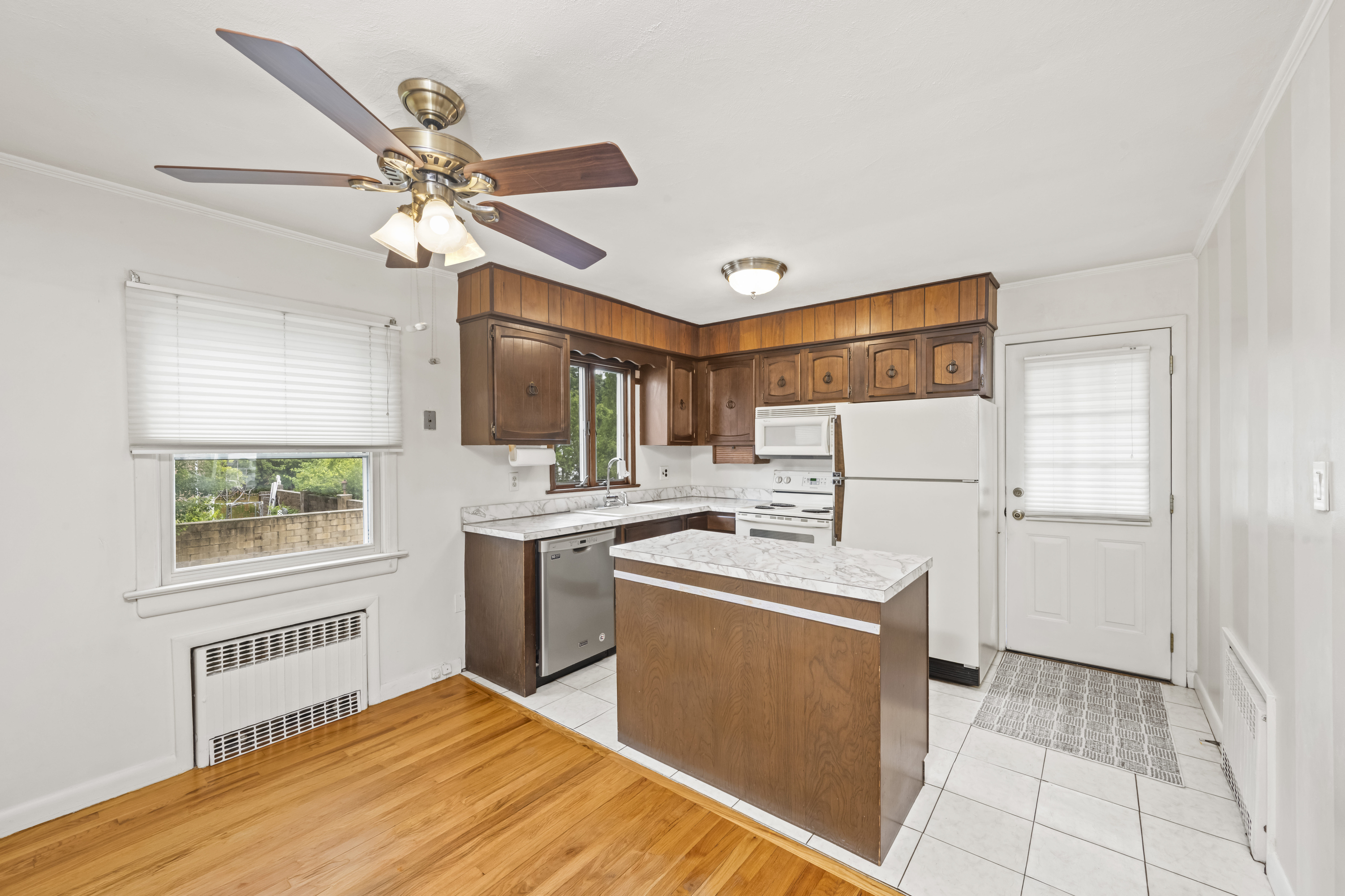 223 Darlington Avenue Staten Island, NY 10312 - Photo 8 of 36