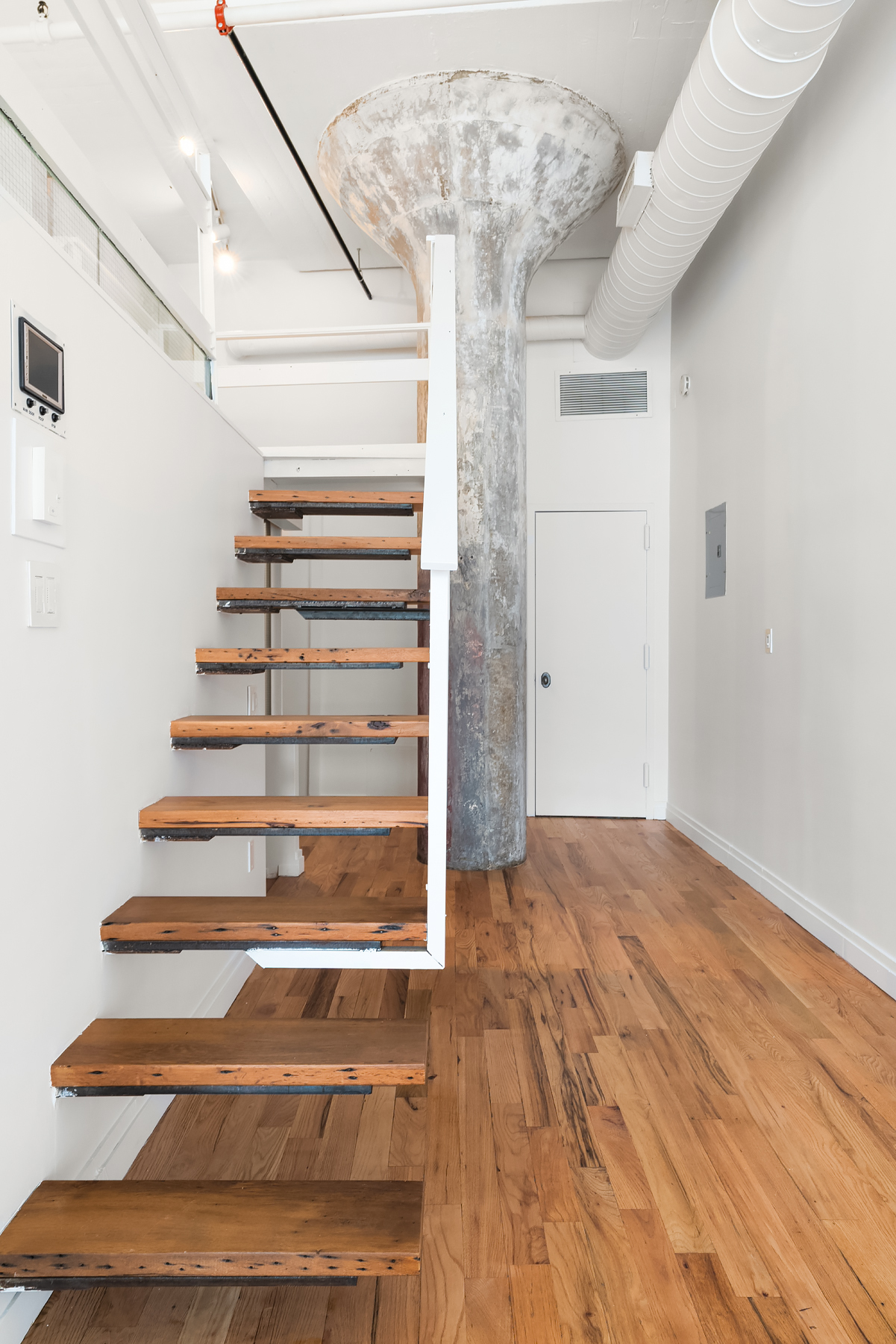 689 Myrtle Avenue, Unit 4E Brooklyn, NY 11205 - Photo 7 of 21 a view of entryway