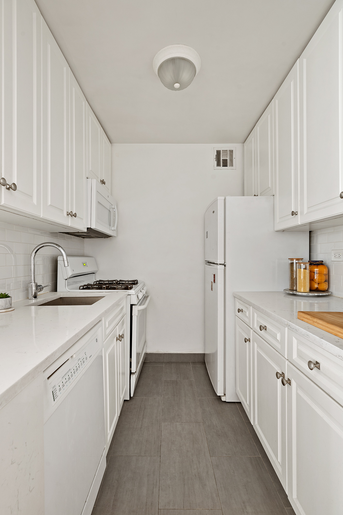 101 West 12th Street, Unit 3L Manhattan, NY 10011 - Photo 7 of 13