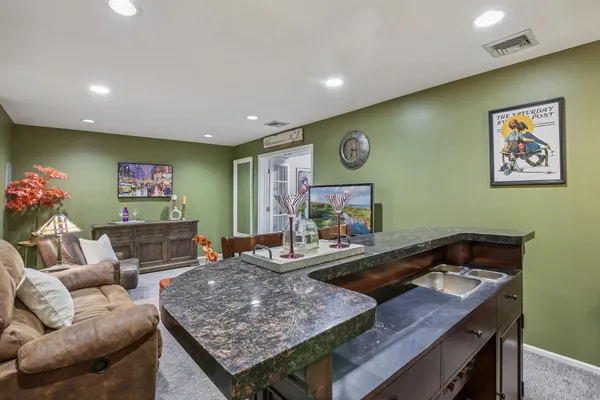 $599,000 | 12 Louisburg Square, Verona, NJ 07044