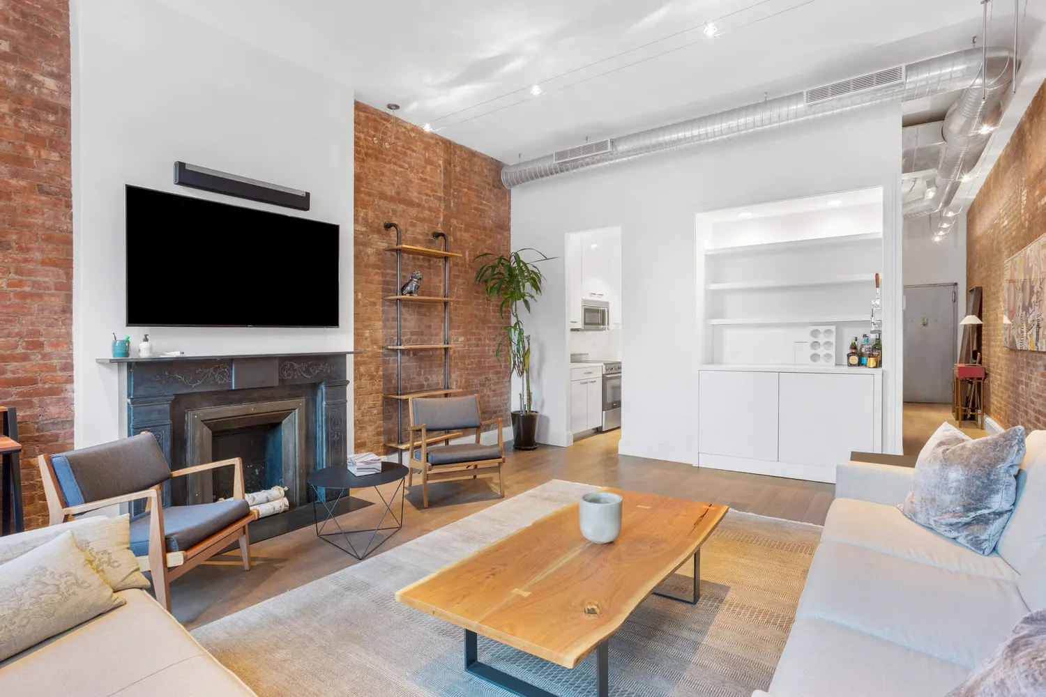 $1,595,000 | 23 East 10th Street, Unit 414 | Greenwich Village