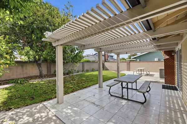 $949,000 | 5301 Kirtland Avenue, Lakewood, CA 90713