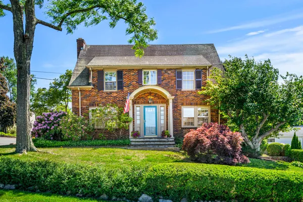$1,195,000 | 3 Vassar Road, Marblehead, MA 01945