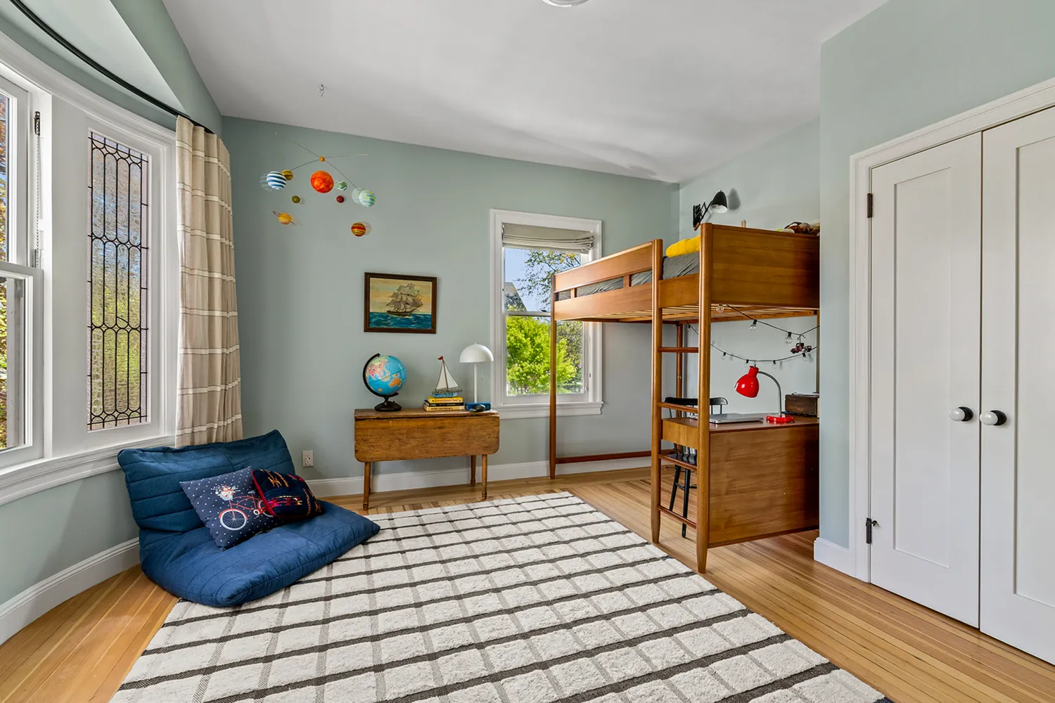 a utility room with sink dryer and washer