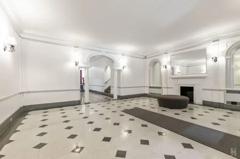 $597,000 | 79-15 35th Avenue, Unit 3E | Jackson Heights