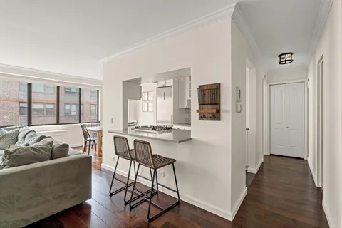 $1,600,000 | 345 East 73rd Street, Unit 11KL | Lenox Hill