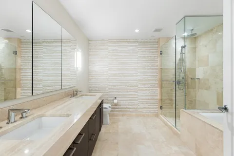 $2,000,000 | 1 Franklin Street, Unit 2307, Boston, MA 02110