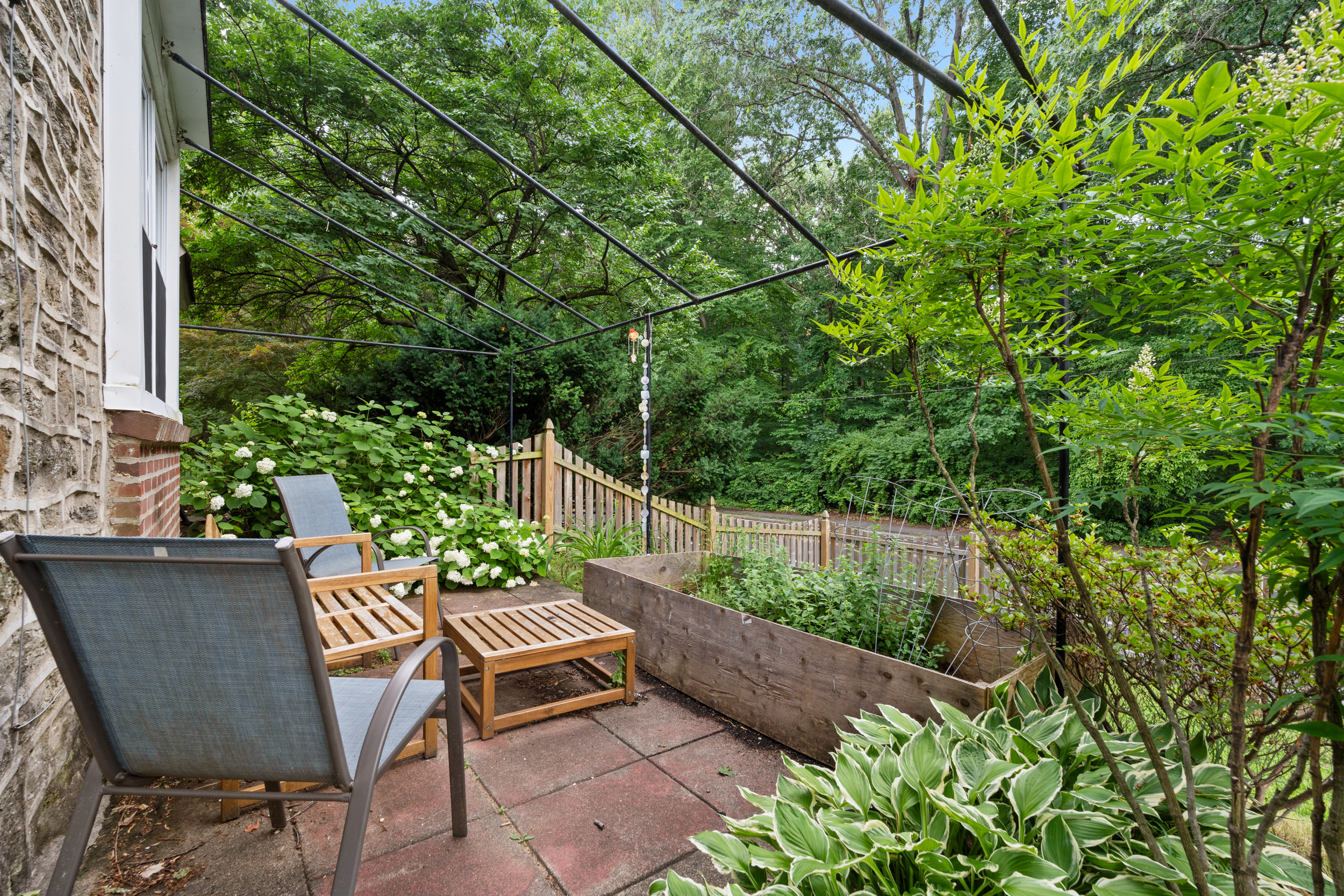 724 South Mt Pleasant Road Philadelphia, PA 19119 - Photo 16 of 18