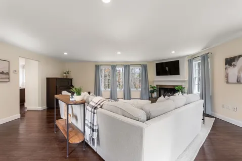 $1,175,000 | 5 Captain Pierce Drive, West Newbury, MA 01985