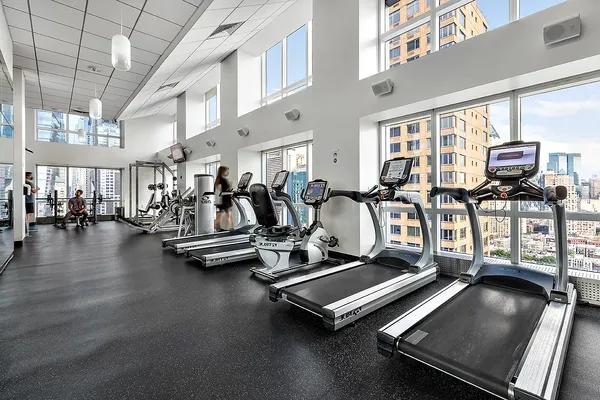 $4,700 | 350 West 42nd Street, Unit 7D | Hell's Kitchen