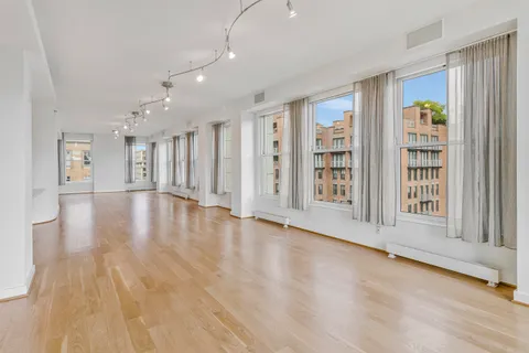 $1,350,000 | 675 E Street Northwest, Unit 900, Washington, DC 20004