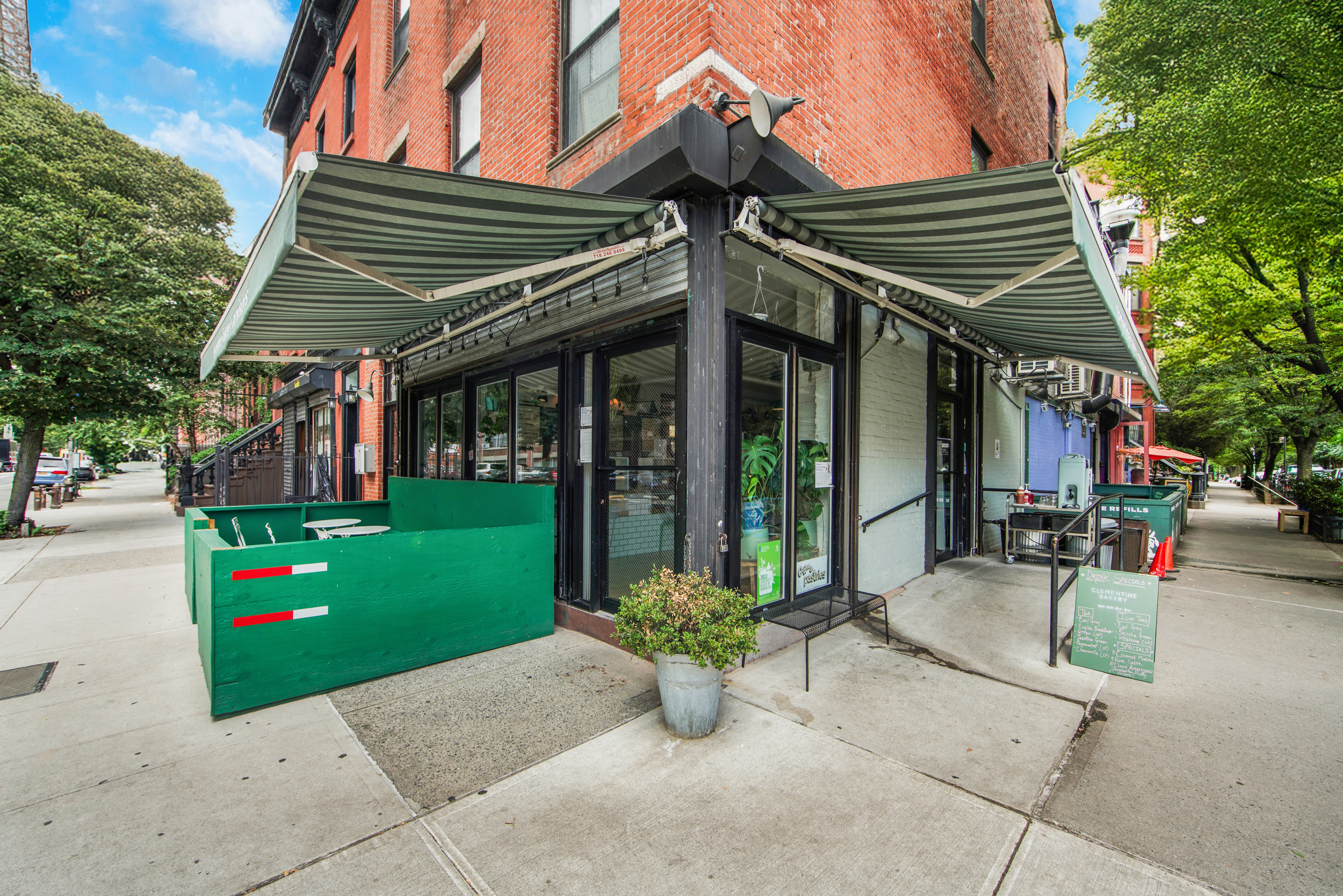 42 Monroe Street, Unit 2 Brooklyn, NY 11238 - Photo 18 of 19 a front view of a house with garden