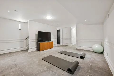 $9,975,000 | 241 East 48th Street | Midtown East
