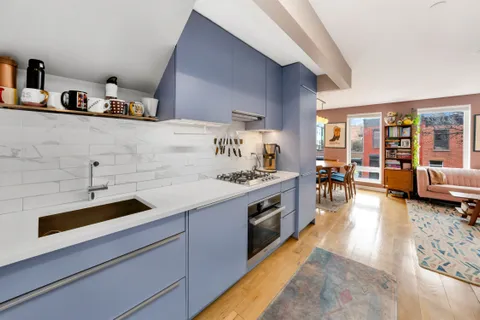 $1,850,000 | 316 Carroll Street, Unit 2 | Carroll Gardens