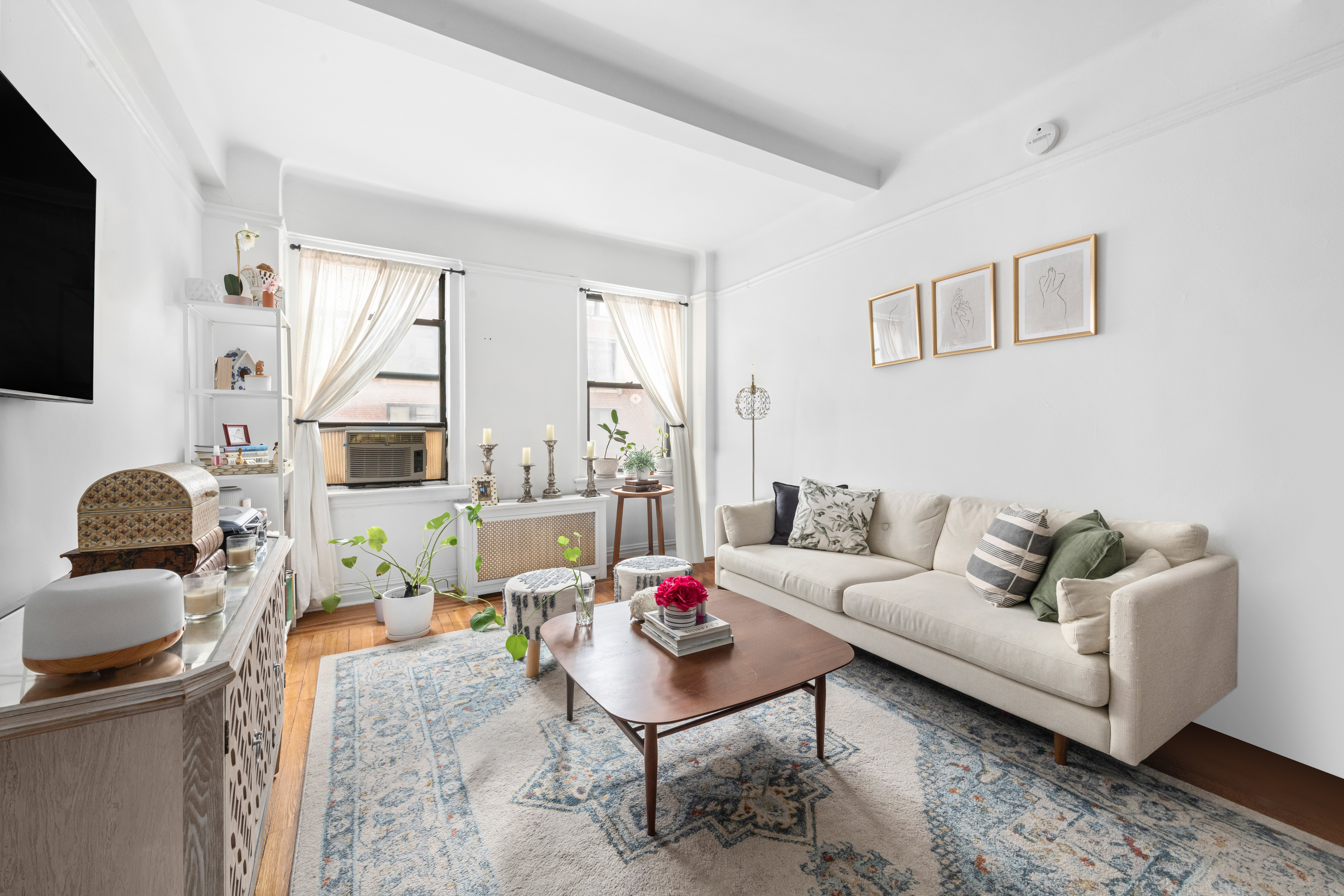 142 East 49th St Unit 7B  