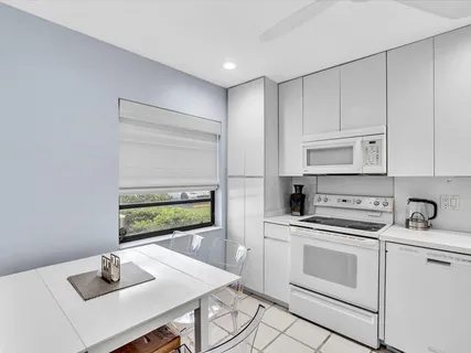 $315,000 | 8410 Casa Del Lago, Unit 20A, Boca Raton, FL 33433