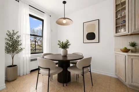 $1,149,000 | 71 Ocean Parkway, Unit 4N | Windsor Terrace
