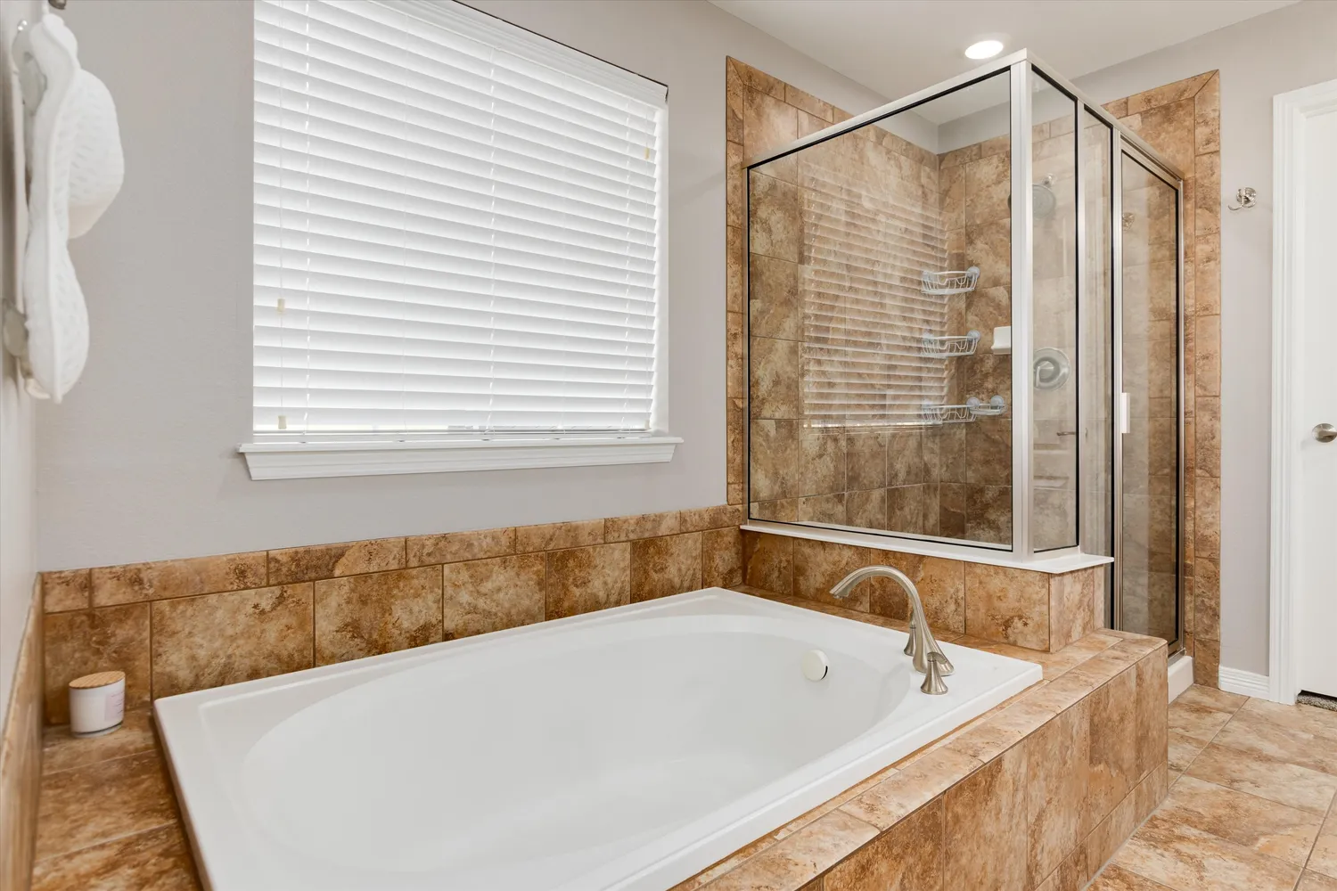 $819,000 | 6236 South Millbrook Way, Aurora, CO 80016