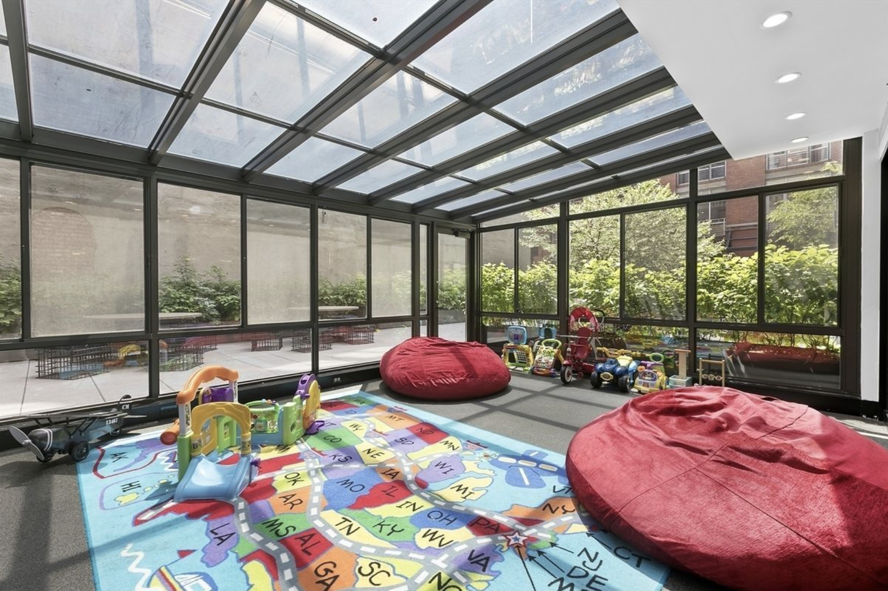 47 Bridge Street, Unit 5D Brooklyn, NY 11201 - Photo 16 of 21 a room with furniture and a large window