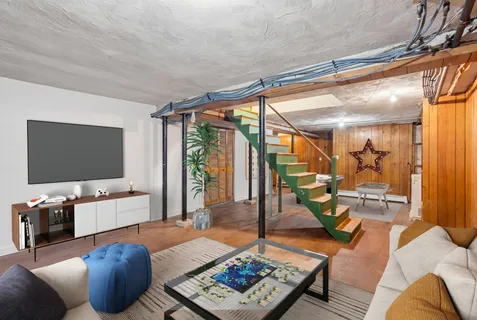 $1,600,000 | Sheldon Road, Newton Center, MA 02459
