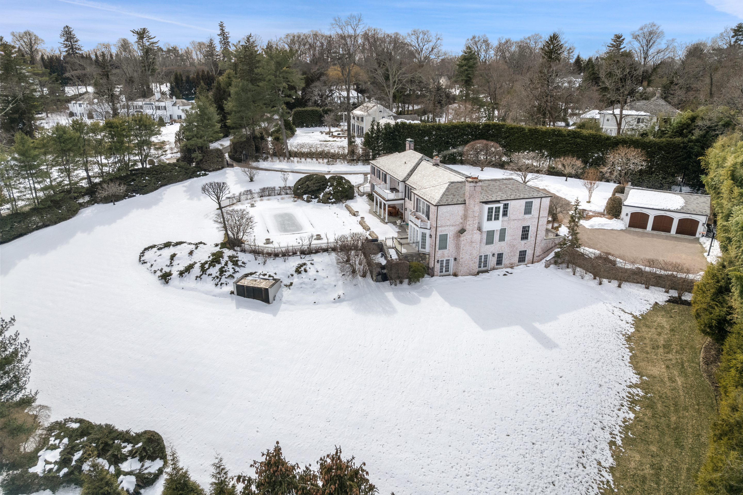 19 Hawkwood Lane Greenwich, CT 06830 - Photo 2 of 33