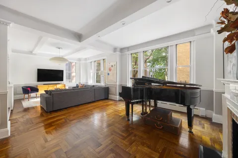 $1,995,000 | 1065 Lexington Avenue, Unit 3B | Lenox Hill