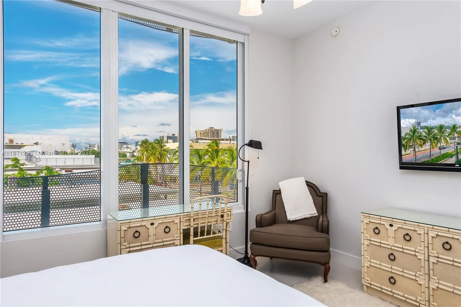 $1,050,000 | 2100 Park Avenue, Unit 301, Miami Beach, FL 33139