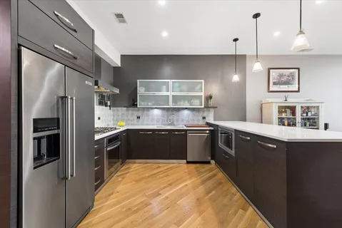 $715,000 | 2242 West Chicago Avenue, Unit 301, Chicago, IL 60622