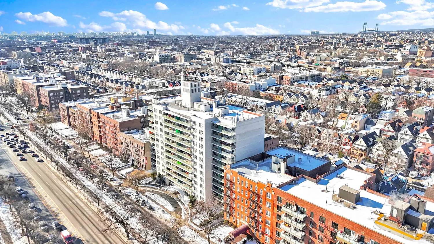 $950,000 | 370 Ocean Parkway, Unit 8H | Kensington