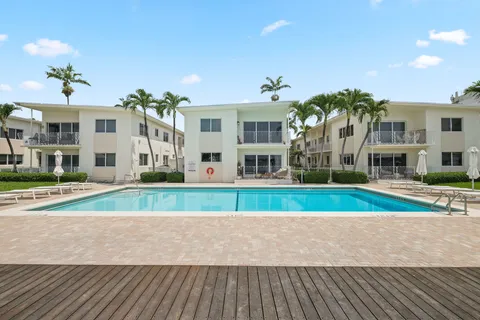 $425,000 | 1130 Venetian Way, Unit 1D, Miami Beach, FL 33139