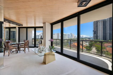$515,000 | 19667 Turnberry Way, Unit 7B, Aventura, FL 33180