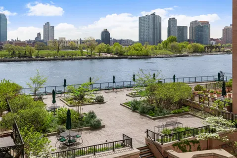 $675,000 | 25 Sutton Place South, Unit 4I | Sutton Place