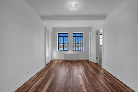 $300,000 | 5 Tudor City Place, Unit 1126 | Murray Hill