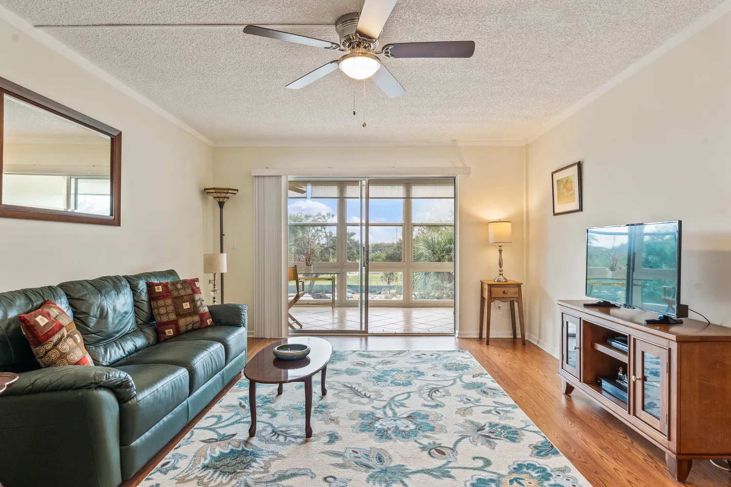 $325,000 | 275 Date Palm Road, Unit 403, Vero Beach, FL 32963