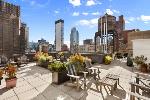 $550,000 | 136 East 36th Street, Unit 11F | Murray Hill