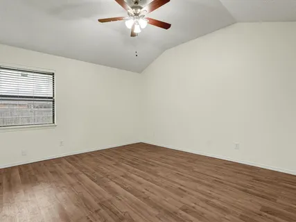 $279,000 | 825 Bristol Avenue, Saginaw, TX 76179