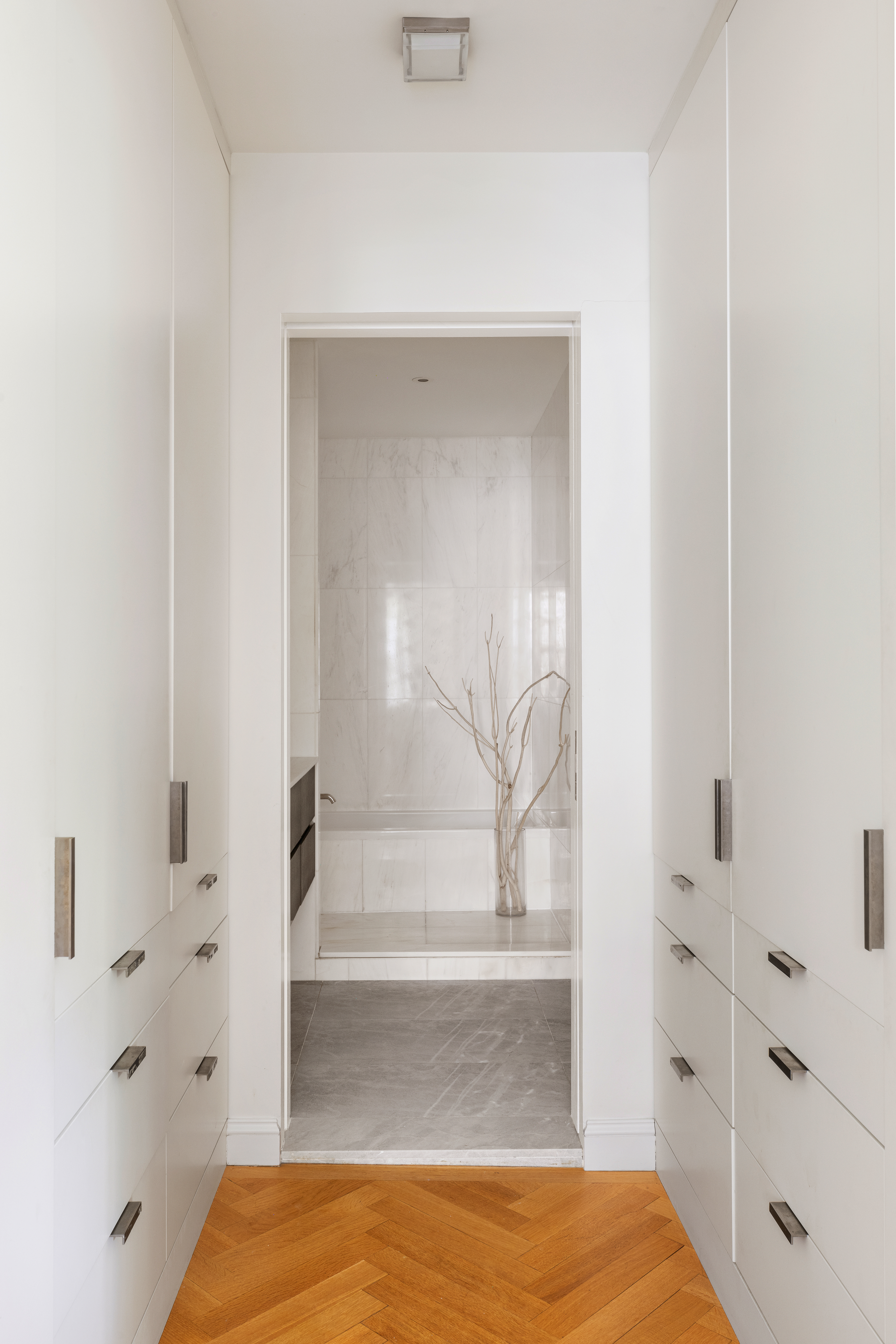 41 Pierrepont Street, Unit 4 Brooklyn, NY 11201 - Photo 7 of 12 a view of bathroom with bathtub