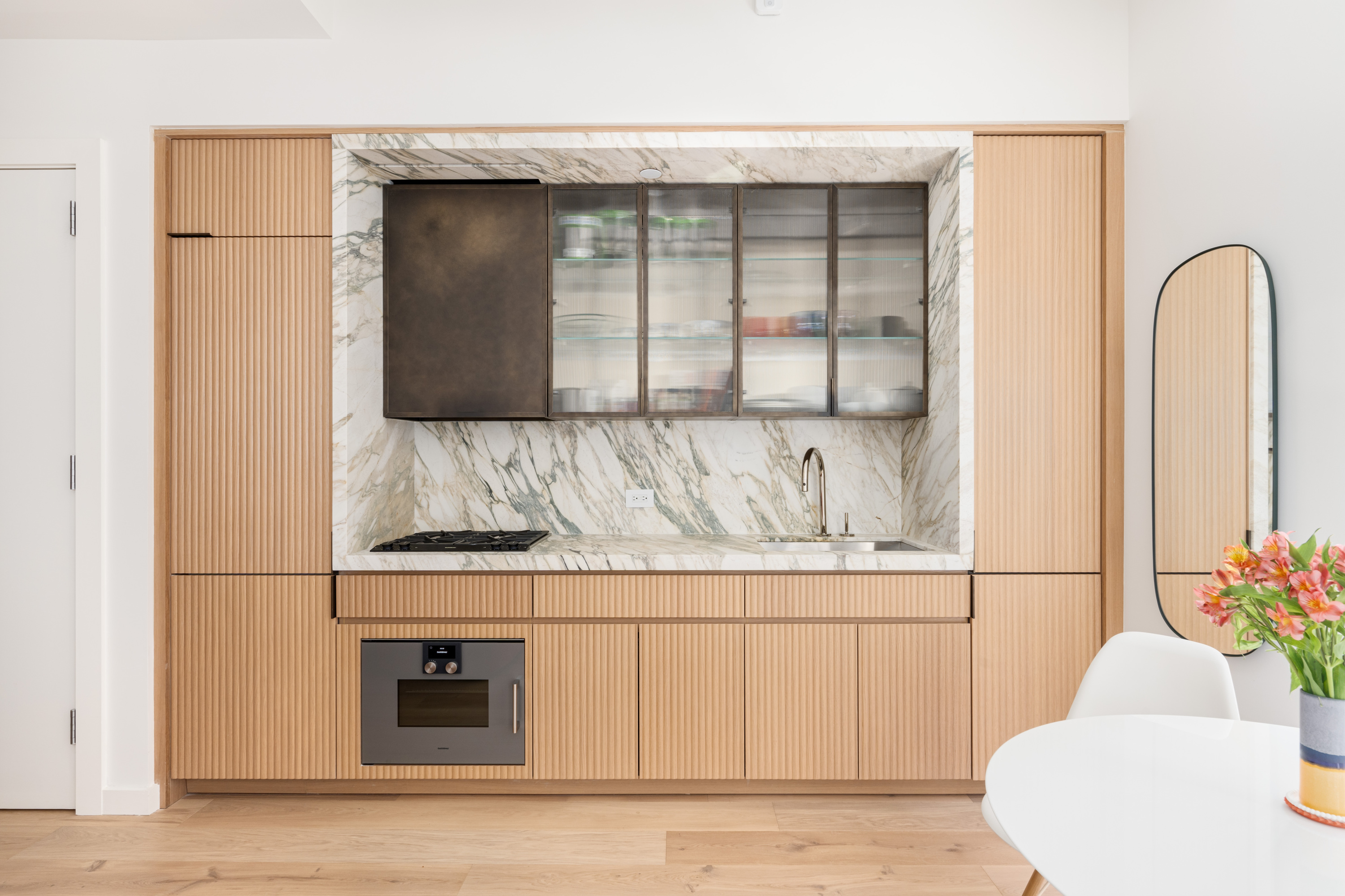 135 East 47th Street, Unit 3B Manhattan, NY 10017 - Photo 2 of 24