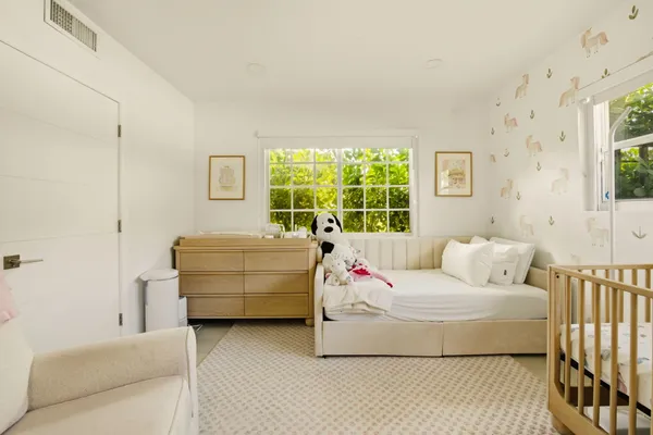 $9,500 | 725 West 51st Street, Miami Beach, FL 33140